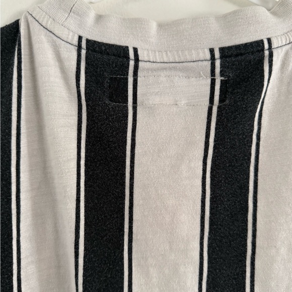 Guess Vintage Monochrome Striped T-Shirt - Picture 6 of 7